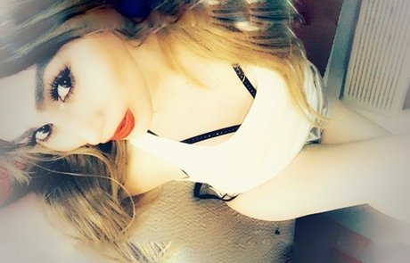 Nahhdee Kitty pornstar adult pic