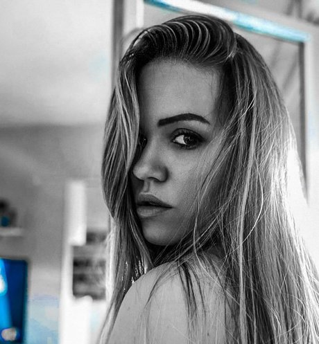 Harley Quinn hd actress photo