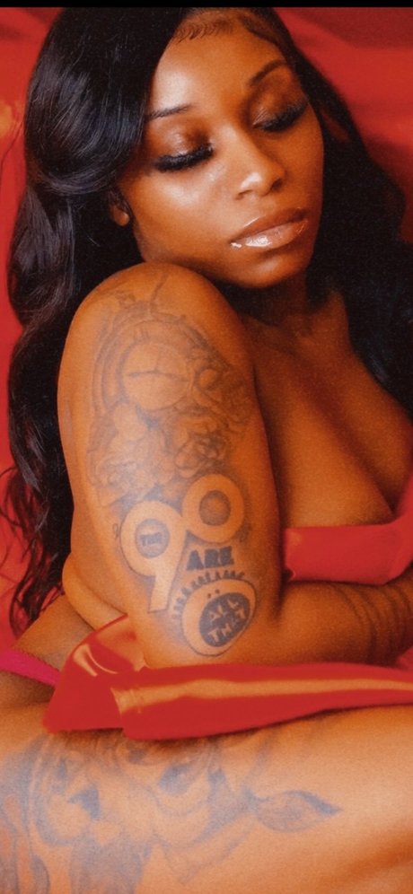 MyelleMyelle exclusive pornstar pic