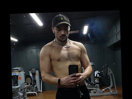 Musclesvw model hot images