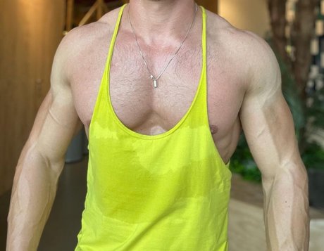 Gianni Muscle Guy pornstar gallery