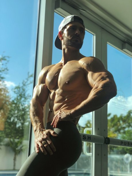 Musclebuttguy model gallery
