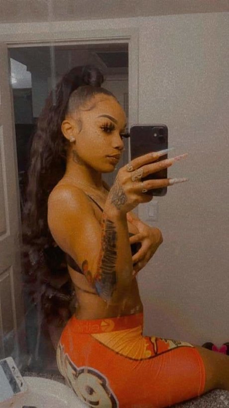 MainOfficalMaarie_ adult model image