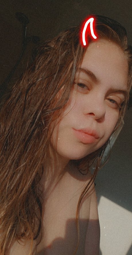 Emma Lee adult model pictures