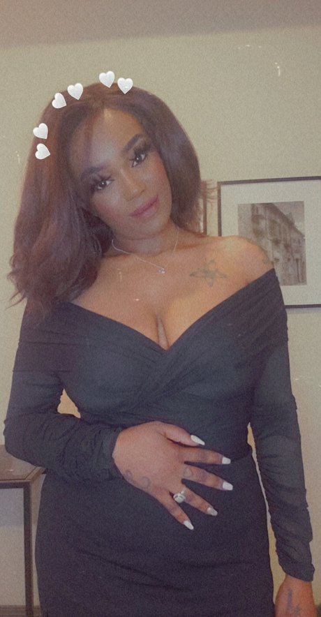 Munroe Kitty model hd pics