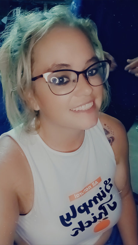 It s Mandy Babyy erotic model photo