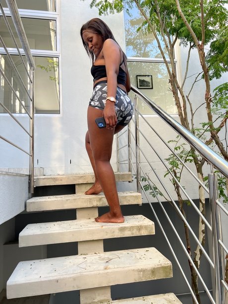 MsBrwwn hot model photos