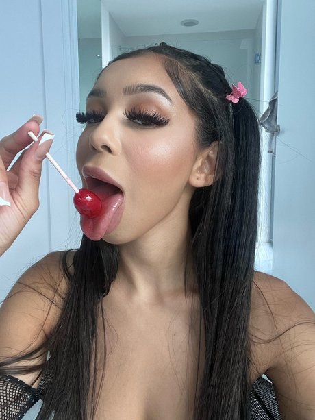 Ms Valentina model pornographic pic