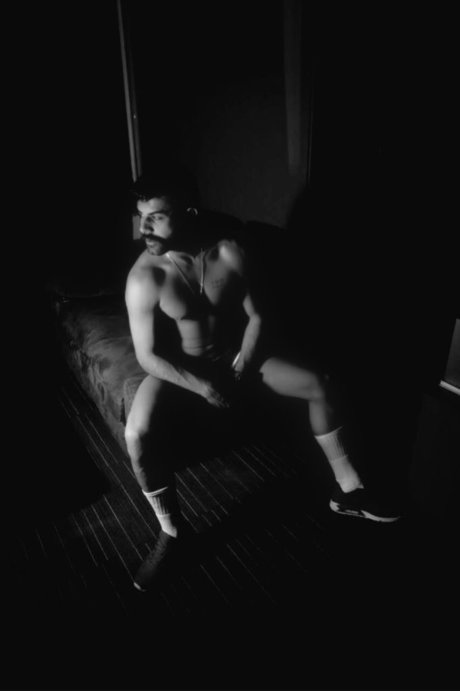 Mr Fabulous model naked image