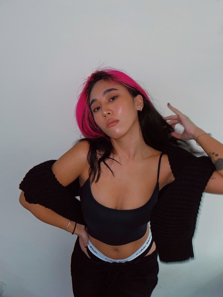 NiLovesNiALot erotic star img