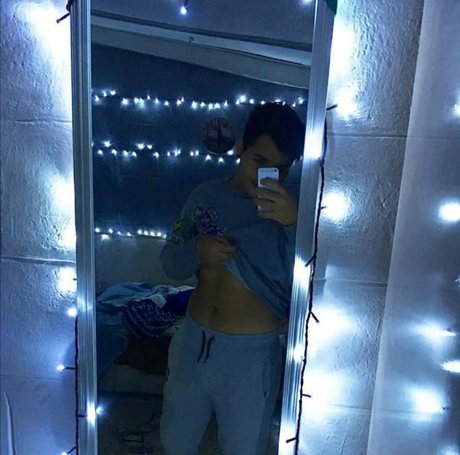 Nicol s Carvi model naked img