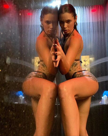 NessaFaie star erotic photo