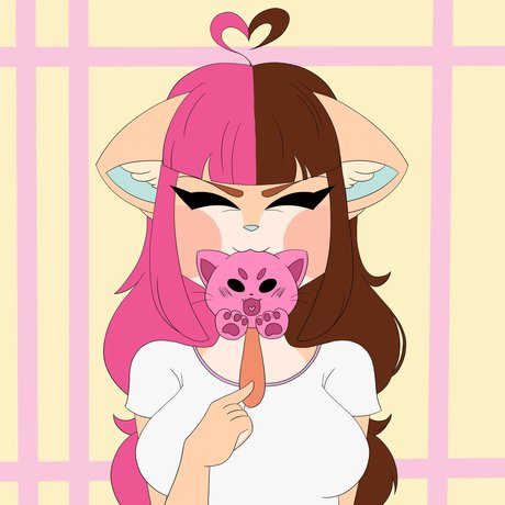 Momoka Lovetree art star pic