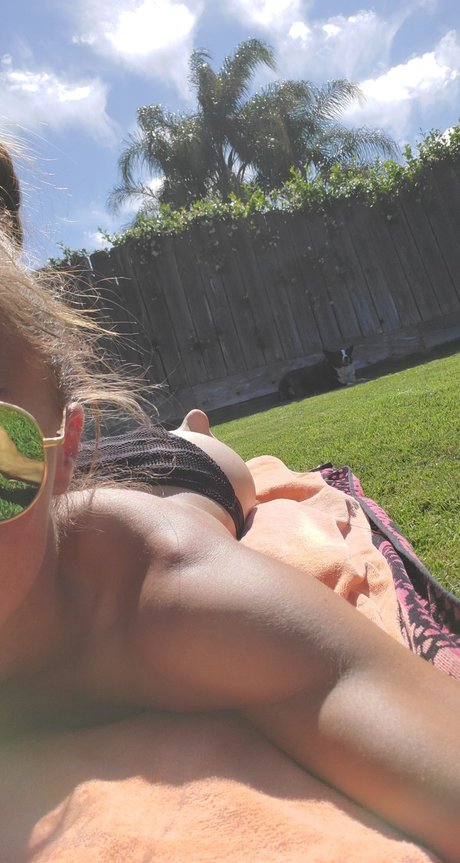 Ariel Saint_ sexy model pic