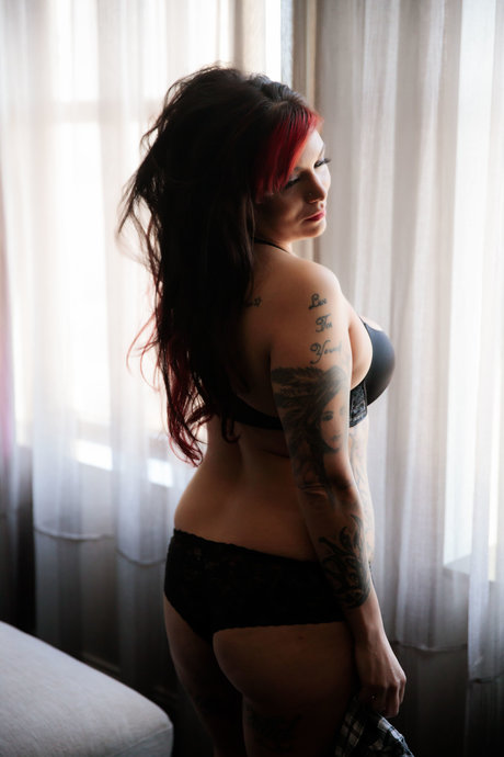 NativeQueen9120 star exclusive gallery