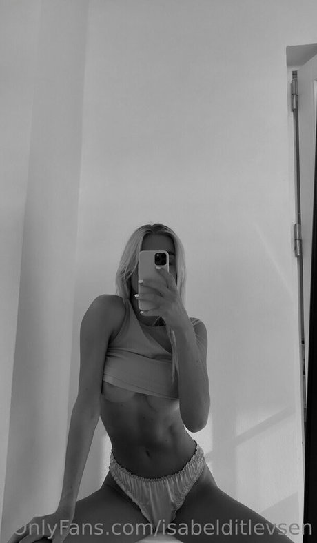 isabelditlevsen hot model photos