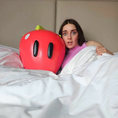 Loserfruit star hot pictures