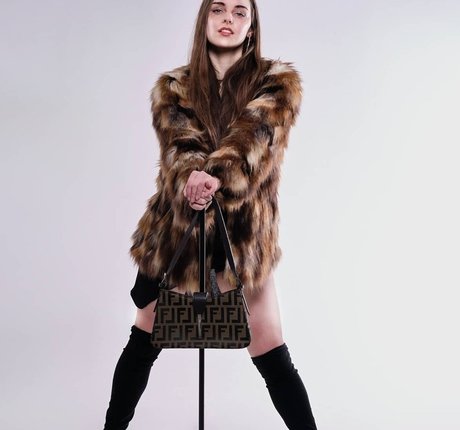 Loserfruit model sexy galleries