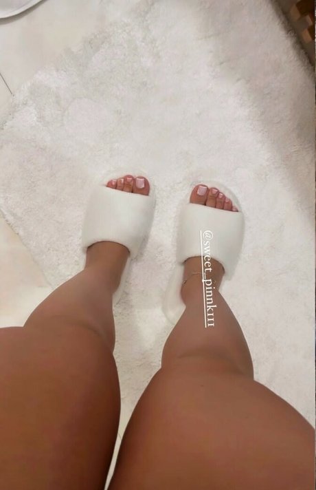 sweet pinnk1 model nude picture