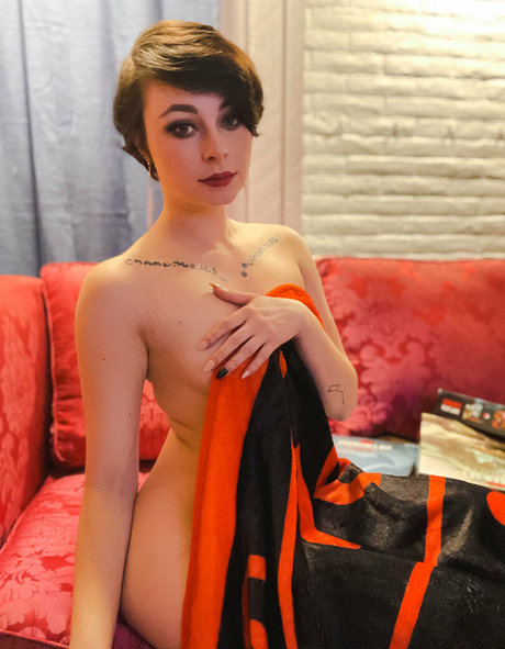 Harlihero model perfect images