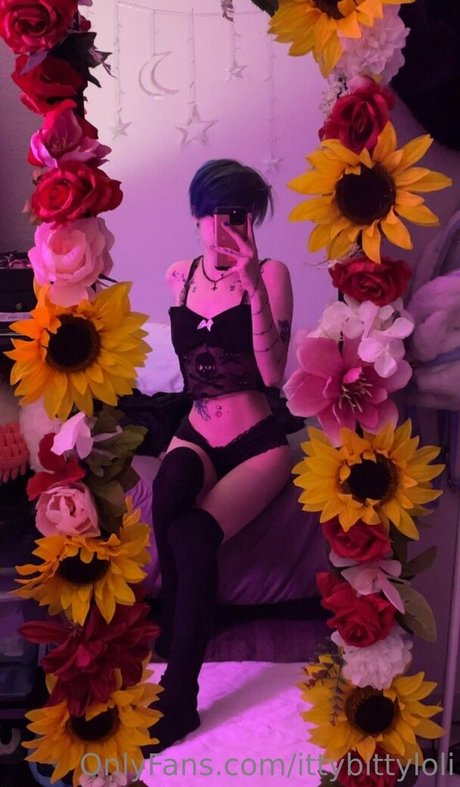 amateur mom onlyfans nude photos