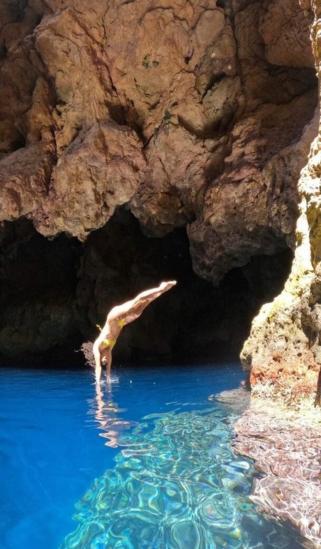 Ariadna Hafez perfect star images