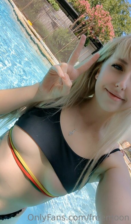 freemoon model high quality pics