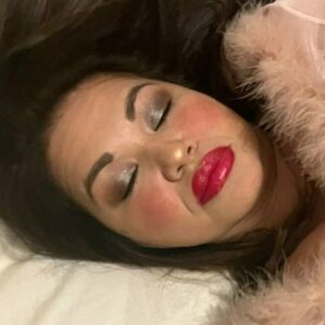 bustycougar exclusive actress pic