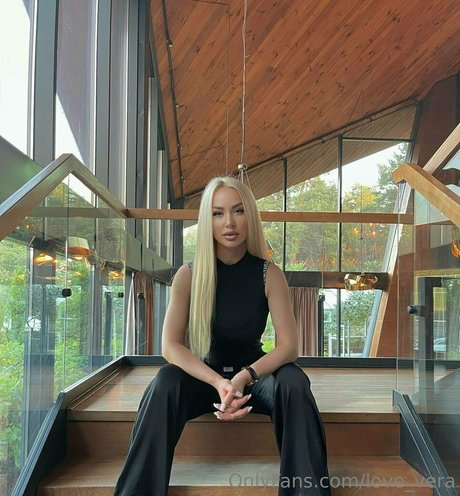 love vera adult model picture