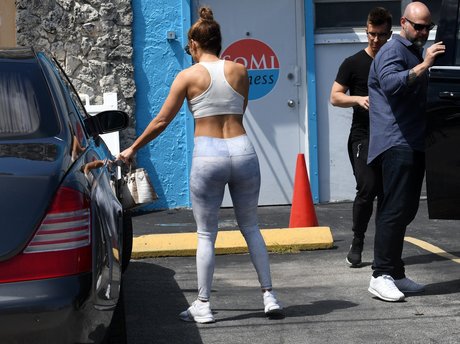 old young lesbian onlyfans pornographic image