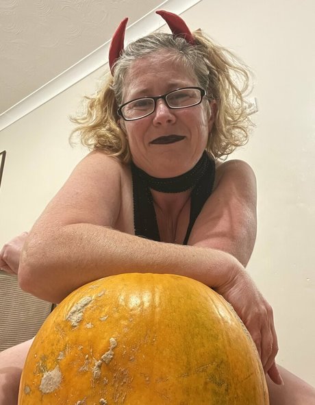 khariscurves art star photo