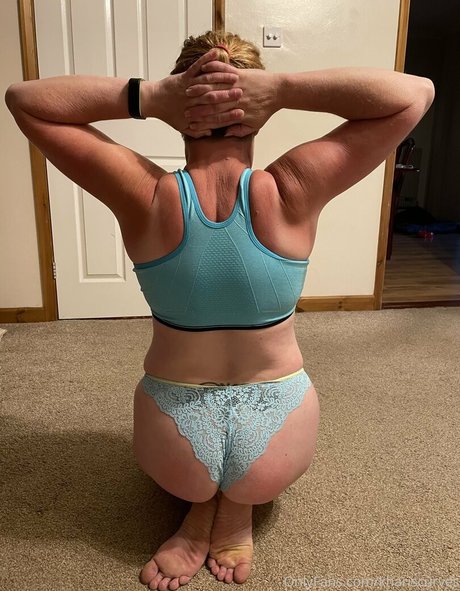 khariscurves pornstar exclusive image