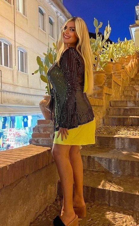 Flaviana Basta model hd pics