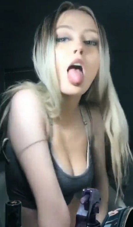 Tori Hodes pretty model pics