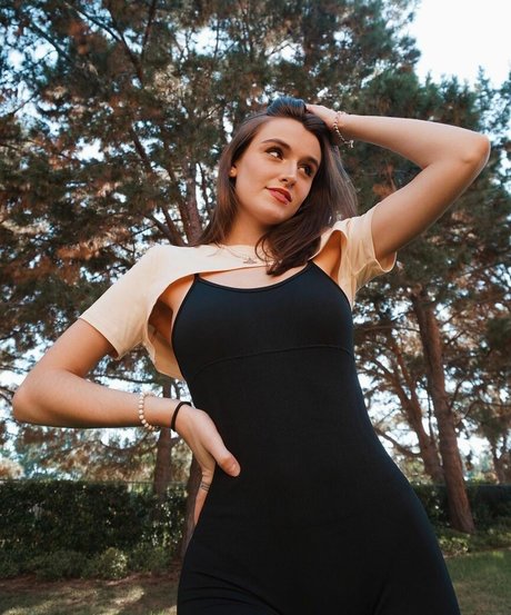 Maggie Roscher sexy star photo