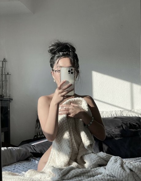 Samantha Yang Hmong sexy model image