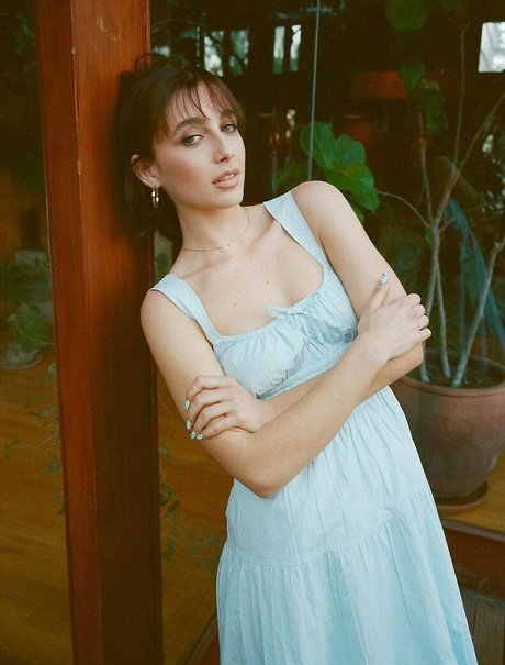 Emma Chamberlain high quality actress pics