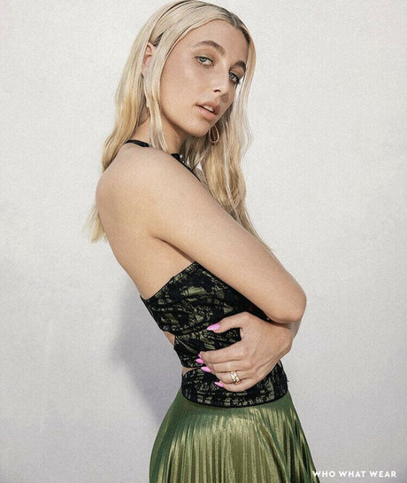 Emma Chamberlain art actress pic