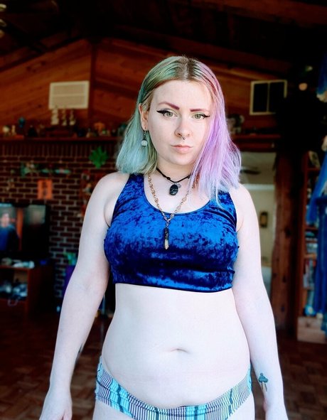 nylon feet onlyfans top pic