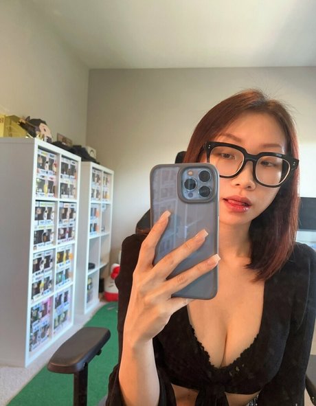 thejinnychu pornstar erotic pictures