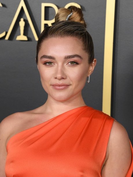 Florence Pugh model perfect image