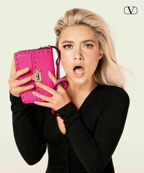 Florence Pugh star hot photo