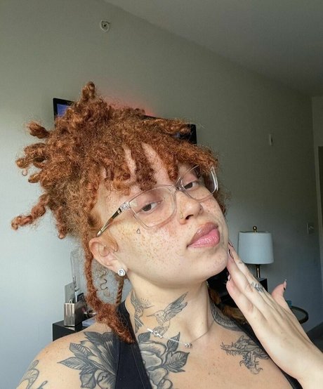 AHintOfRed pornstar pretty archive