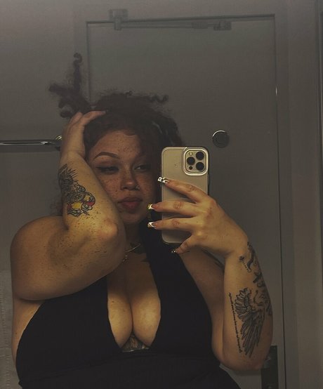 AHintOfRed erotic pornstar pic