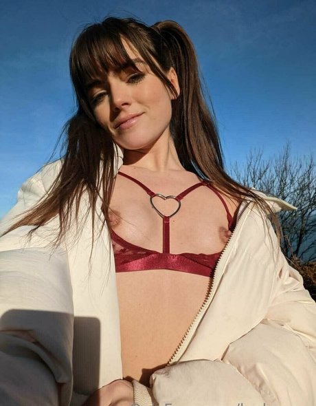 leahray x naked star pics