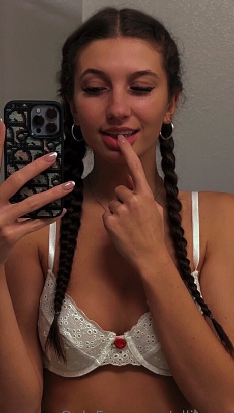 ellie vandeel pretty model picture