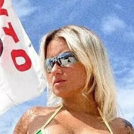 TRImonica nude pornstar pics