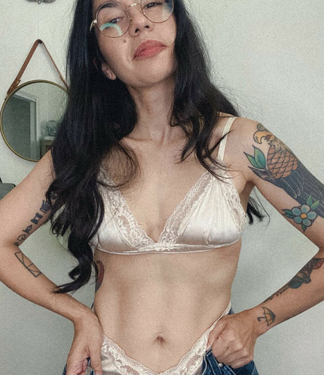 Sownny nice actress image