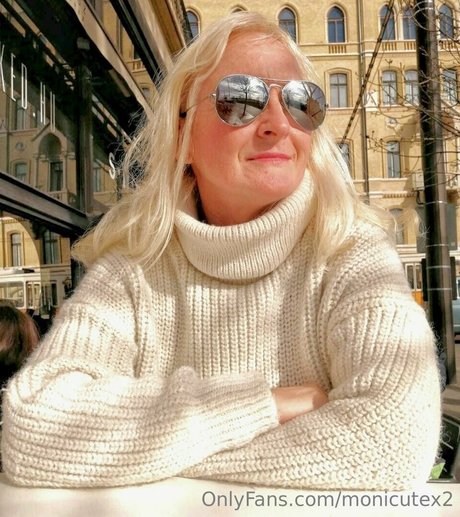 monicutex2 model adult img