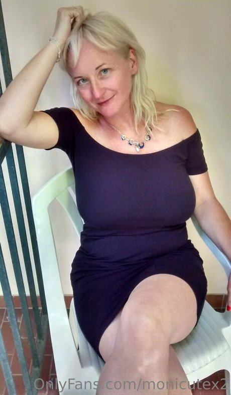 monicutex2 nudes star pics